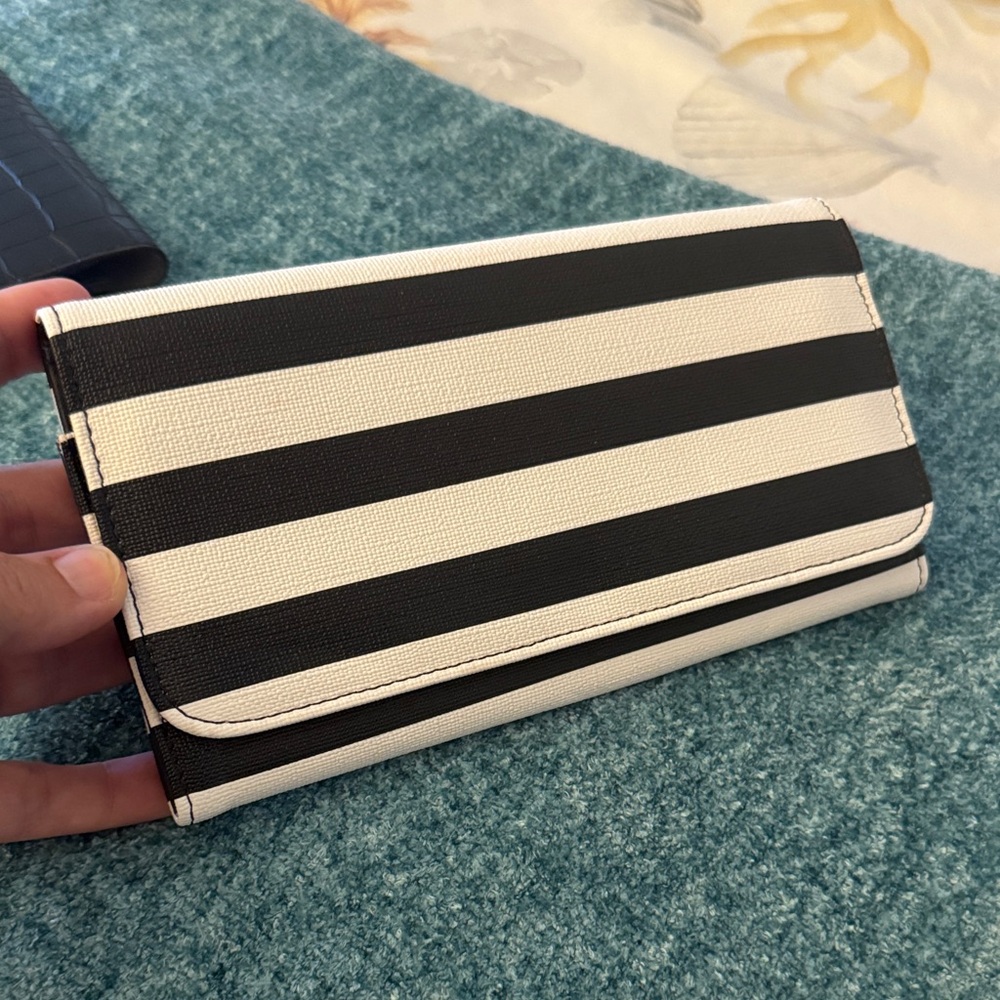 Kut from the Kloth NWT black + white Striped Wallet